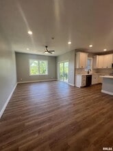 5246 Pandit Dr in Bettendorf, IA - Building Photo - Building Photo