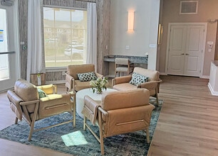 Springhouse Square in Charlotte, NC - Building Photo - Building Photo