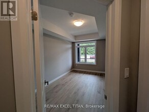 74 Thatcher Dr in Guelph, ON - Building Photo - Building Photo