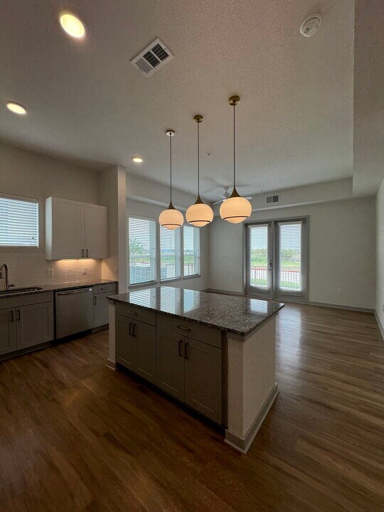 4700 Lakeside Holw St in Roanoke, TX - Building Photo