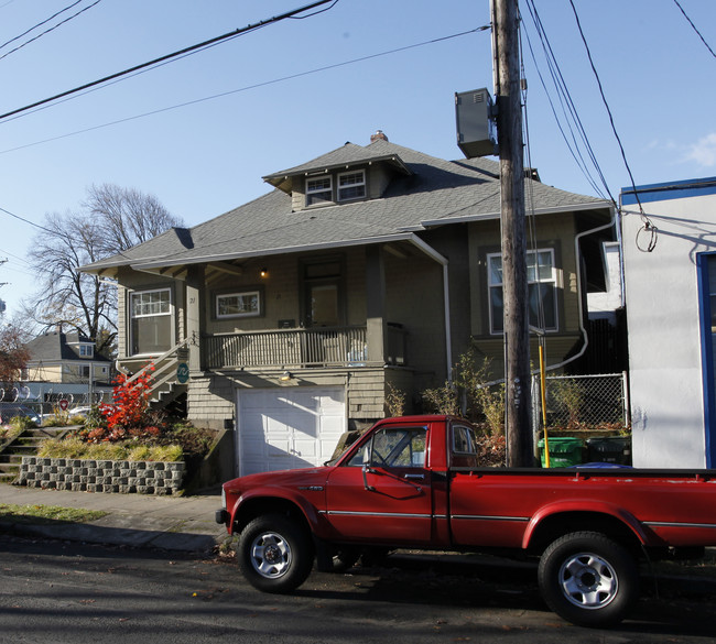 21 18th Ave in Portland, OR - Building Photo - Building Photo