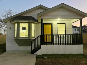 1514 E 32nd 1/2 St in Houston, TX - Building Photo - Building Photo