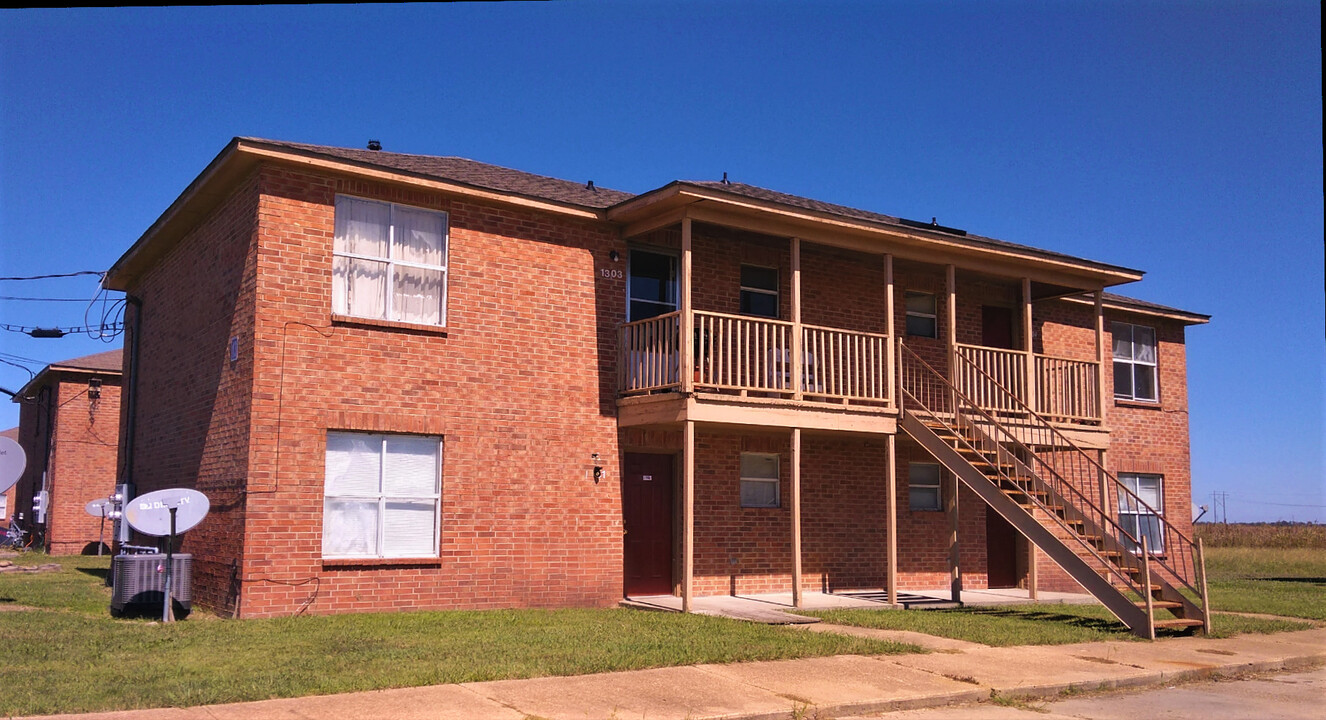 Farmview Estates in Clarksdale, MS - Foto de edificio