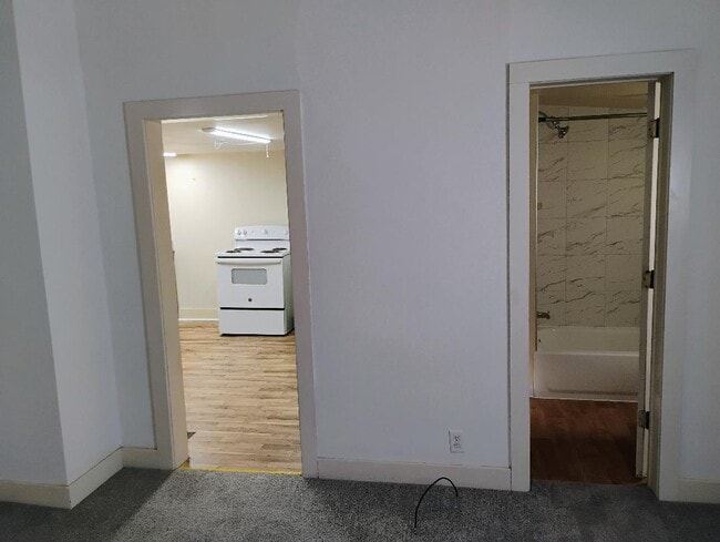 128 N Cross St, Unit 128 N. Cross in Sycamore, IL - Building Photo - Building Photo