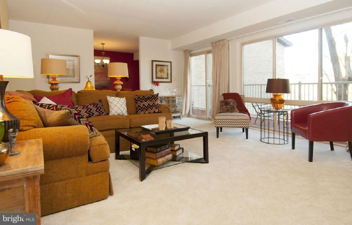 34 Over Ridge Ct in Baltimore, MD - Building Photo