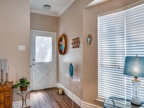 6011 E University Blvd in Dallas, TX - Building Photo - Building Photo