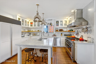 49 Franklin St in Saratoga Springs, NY - Building Photo - Building Photo
