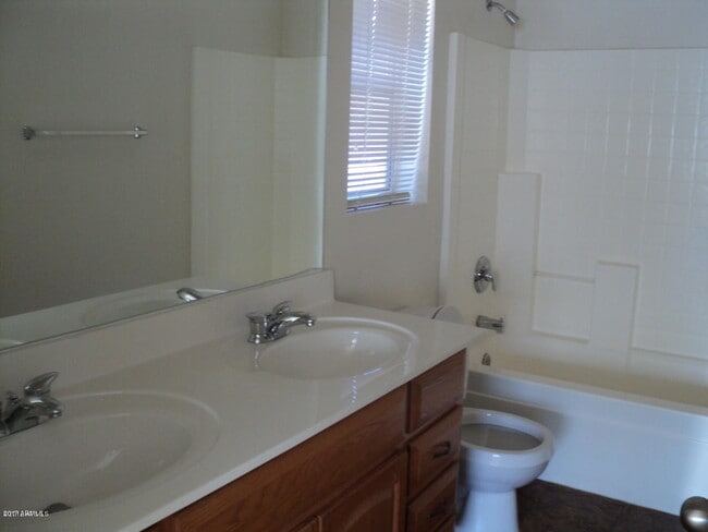 11549 W Cheryl Dr in Youngtown, AZ - Building Photo - Building Photo