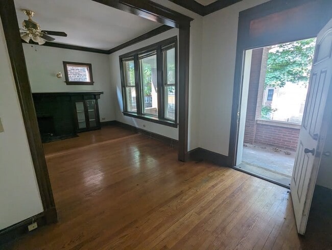 6215 S Eberhart Ave, Unit 2