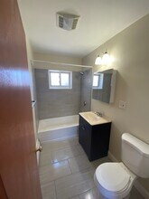 10 James St, Unit 2 in Brookline, MA - Building Photo - Building Photo