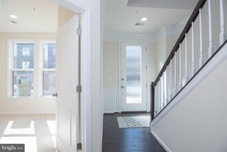 4939 Trail Vista Ln in Chantilly, VA - Building Photo - Building Photo