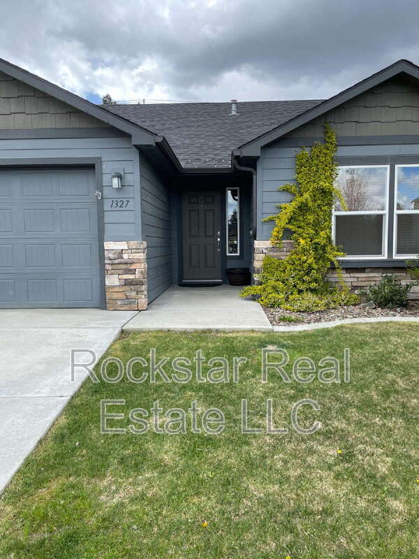 property at 1327 N Rogue River St