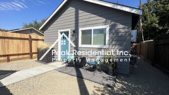 358 Stone Blvd in West Sacramento, CA - Building Photo