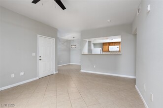 6650 W Warm Springs Rd in Las Vegas, NV - Building Photo - Building Photo