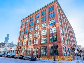 Acorn Lofts in Chicago, IL - Building Photo - Building Photo