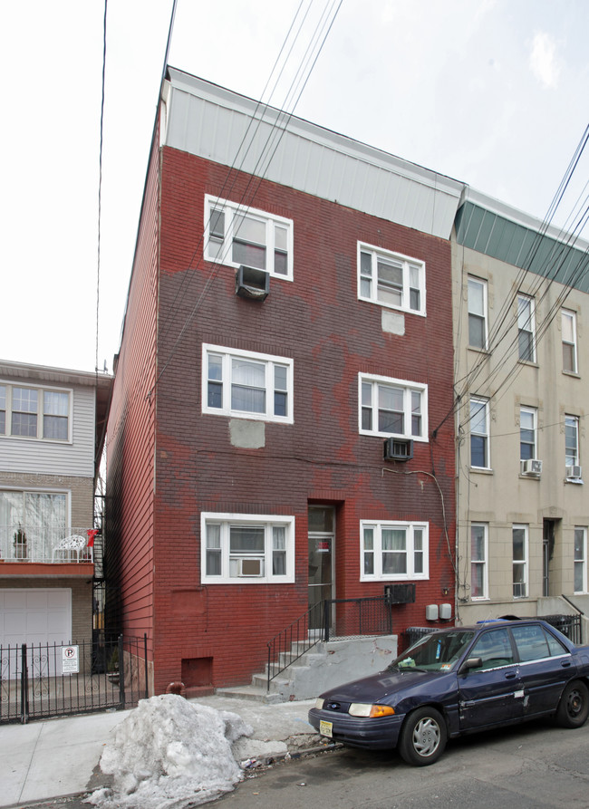 241 New York Ave in Jersey City, NJ - Building Photo - Building Photo