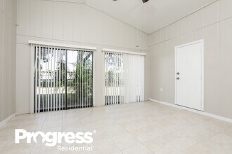 1629 Sunburst Way in Kissimmee, FL - Foto de edificio - Building Photo