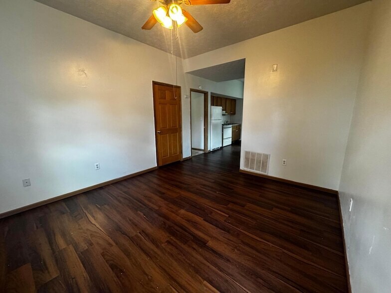 406 Washington Ave, Unit A in Lancaster, OH - Building Photo