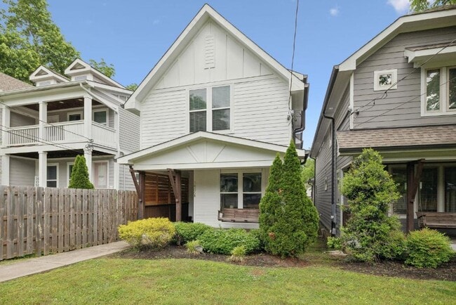 property at 1405B Stainback Ave