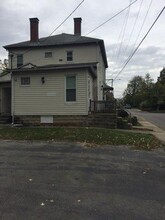 256-258 W Sugartree St in Wilmington, OH - Foto de edificio - Building Photo