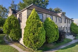 1907 Ottawa Dr Apartments