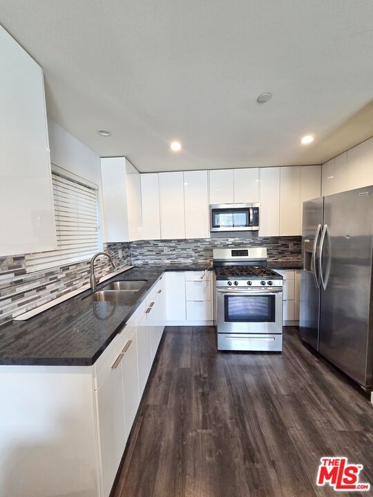 2651 S Hobart Blvd in Los Angeles, CA - Building Photo - Building Photo