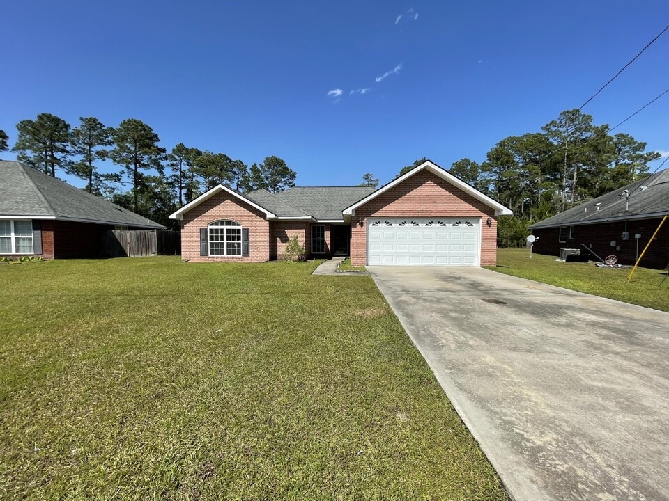 23 Idus Ln in Hinesville, GA - Building Photo