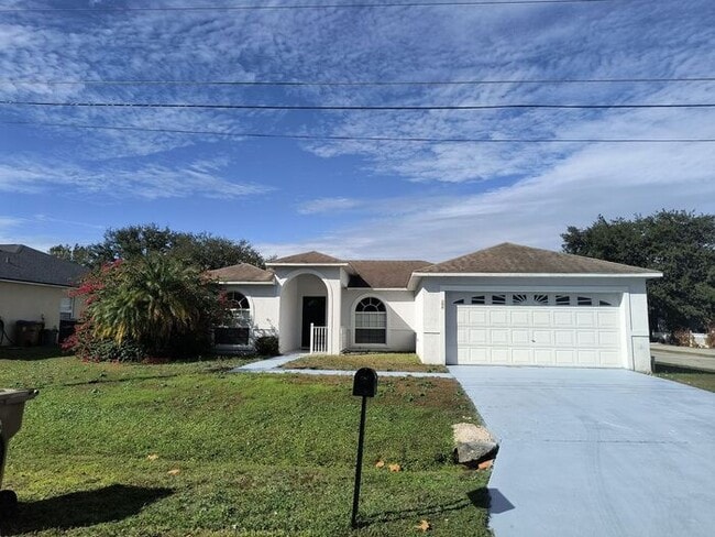 754 Del Prado Dr in Kissimmee, FL - Building Photo - Building Photo