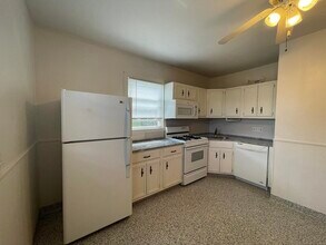 36 Lowell Ave in Newton, MA - Building Photo - Building Photo