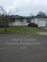 1222 Bramblewood Ln in Eugene, OR - Building Photo