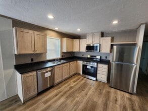 230 Whittlesey Ave in Norwalk, OH - Building Photo - Building Photo