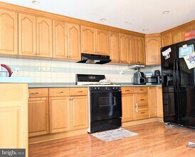 320 Spruce St in Glenolden, PA - Building Photo - Building Photo