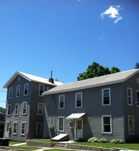 111 Spring St in Cobleskill, NY - Foto de edificio - Building Photo