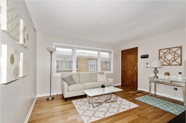 property at 4826 N Linder Ave