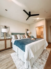 Plaza at Pinnacle Hills in Rogers, AR - Foto de edificio - Building Photo