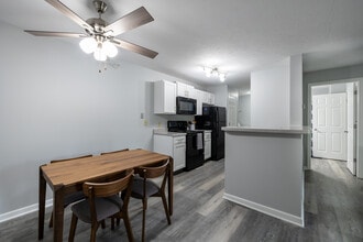 Valley View Estates in Council Bluffs, IA - Foto de edificio - Interior Photo