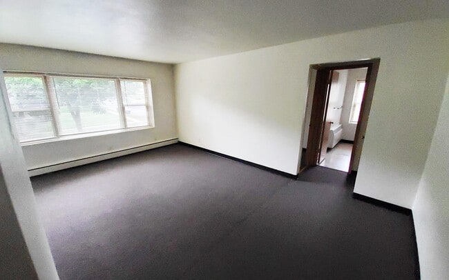 Building 4 - 210 16th St NE in Rochester, MN - Building Photo - Interior Photo