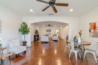3241 S University Dr in Fort Worth, TX - Building Photo - Building Photo