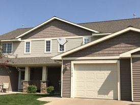 1736 Bennett St, Unit Townhome in River Falls, WI - Building Photo