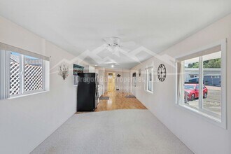 6 Creek Ln in Lakeside, OR - Building Photo - Building Photo