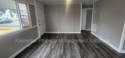 527 S Magnolia Ave in Waynesboro, VA - Building Photo - Building Photo