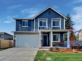 305 Smith Dr in Enumclaw, WA - Building Photo