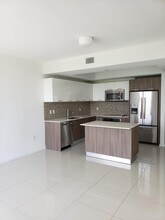 5300 Paseo Blvd, Unit 1209 in Doral, FL - Building Photo - Building Photo