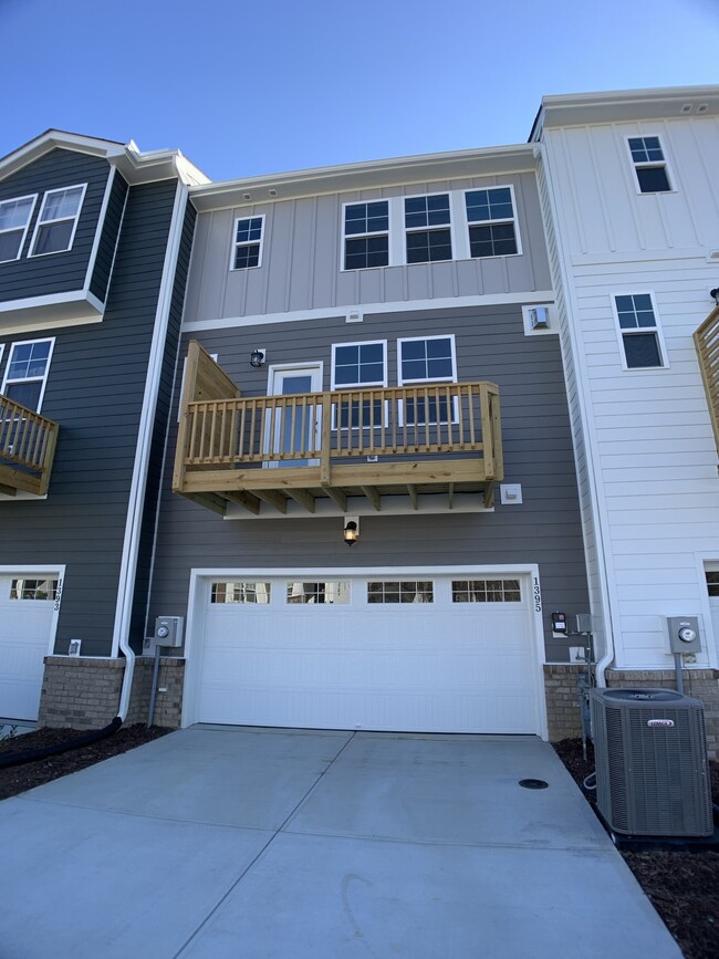 1395 Herb Garden Way in Apex, NC - Foto de edificio - Building Photo