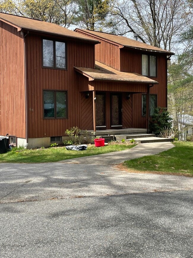68 Lake George Rd in Wales, MA - Building Photo - Building Photo