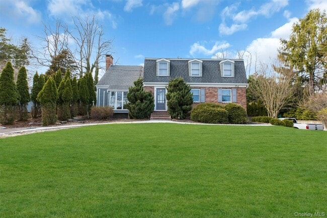 345 Colonial Rd in Southold, NY - Building Photo - Building Photo