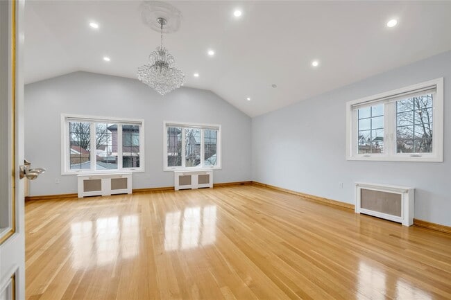 63-48 Carlton St in Queens, NY - Building Photo - Building Photo