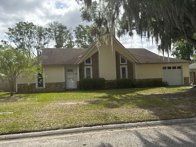 2877 Gatling Blvd in Orange Park, FL - Foto de edificio - Building Photo
