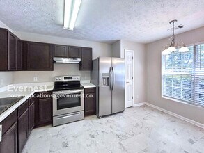 5589 Strathmoor Manor Cir in Lithonia, GA - Building Photo - Building Photo