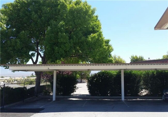 701 Bourbon St in Pahrump, NV - Building Photo - Building Photo